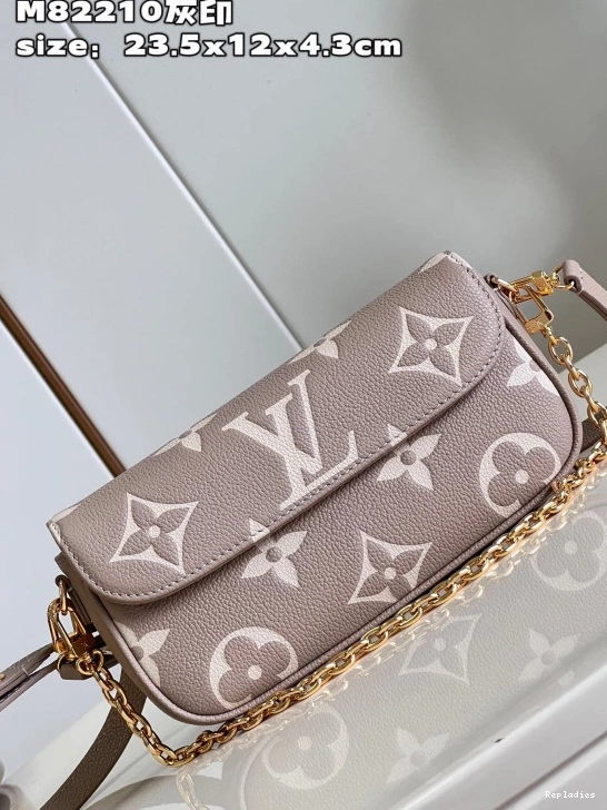 Cheap Ivy Wallet LOUIS on VUITTON Chain 0825